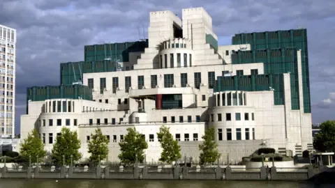 The UK's Secret Intelligence Service Launches Encrypted Portal to Lure Intelligence Sources in Russia